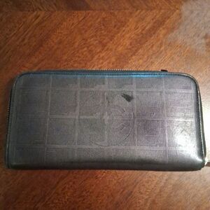 CHANEL Elegant Black Wallet